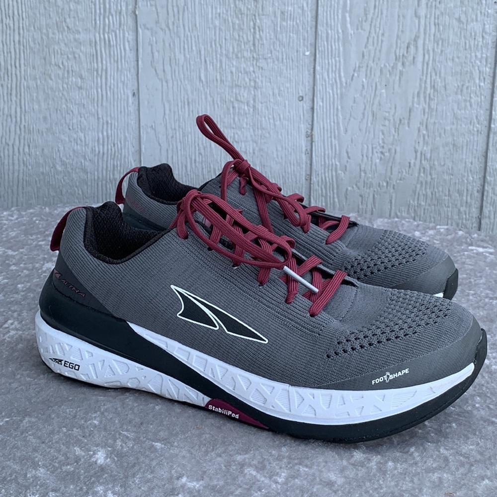 Woman’s Altra Ego gray shoes 10